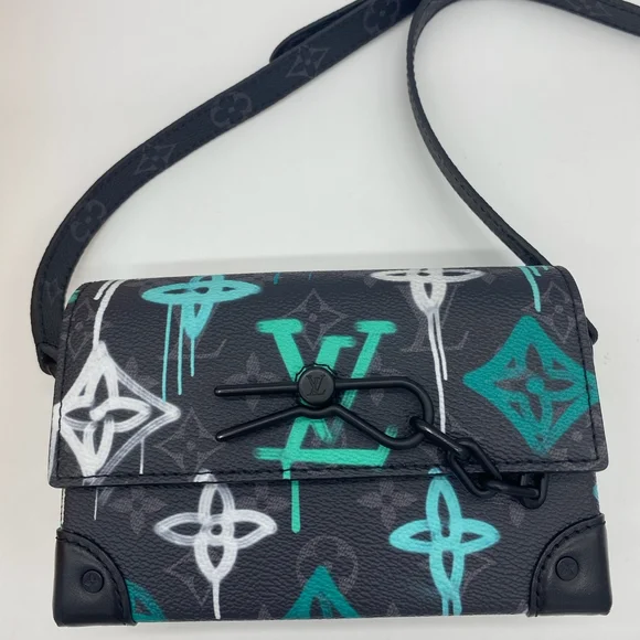 SOLD!!Louis Vuitton Monogram Eclipse Steamer Wearable Wallet Graffiti Multicolor - Picture 4 of 15